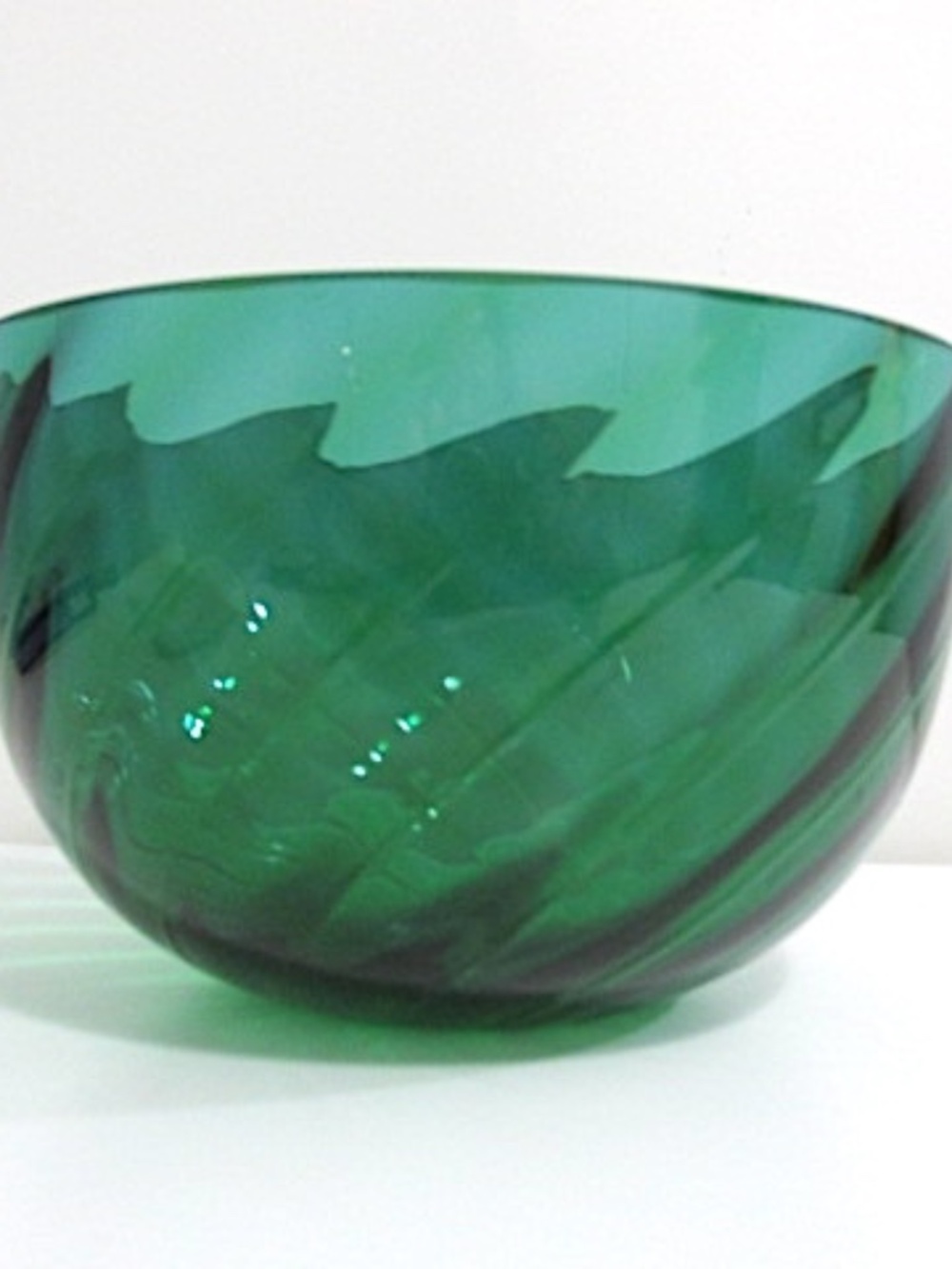 VTG 80s Emerald Green Swirl Glass Salad Bowl - Picture 3 of 6